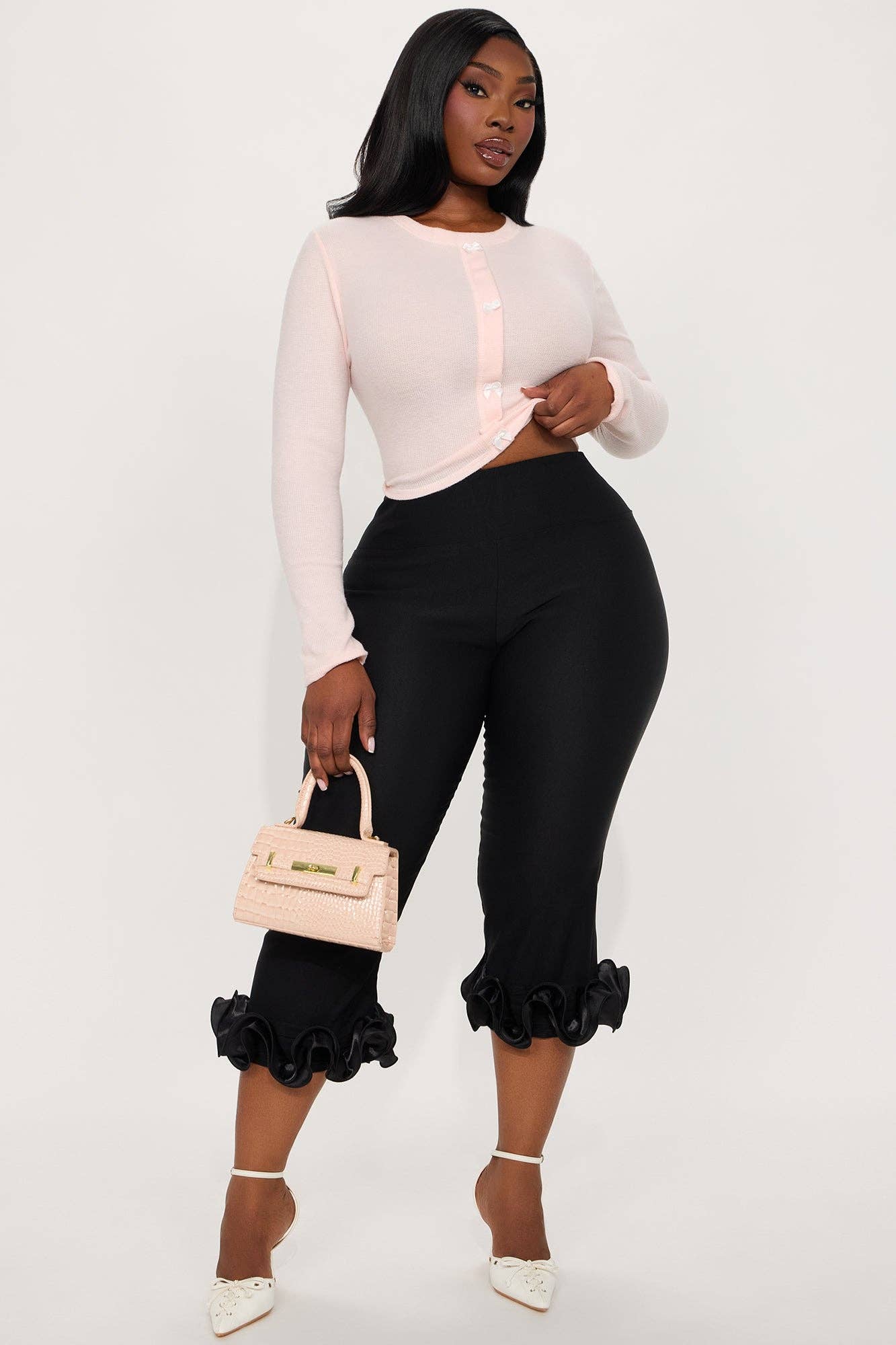 RUFFLE HEM CAPRI PANTS